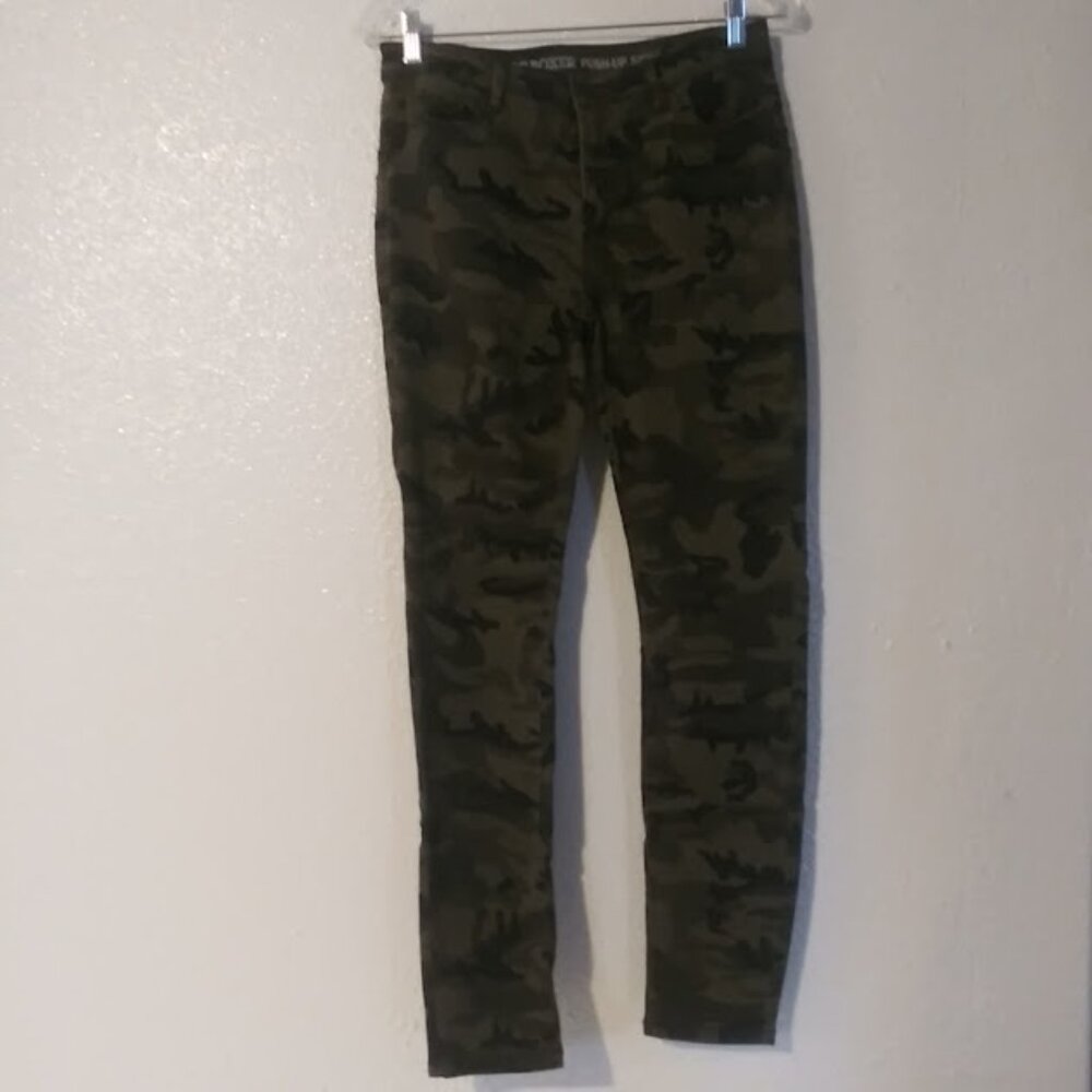 Joe Boxer women's size 7 camo skinny pants